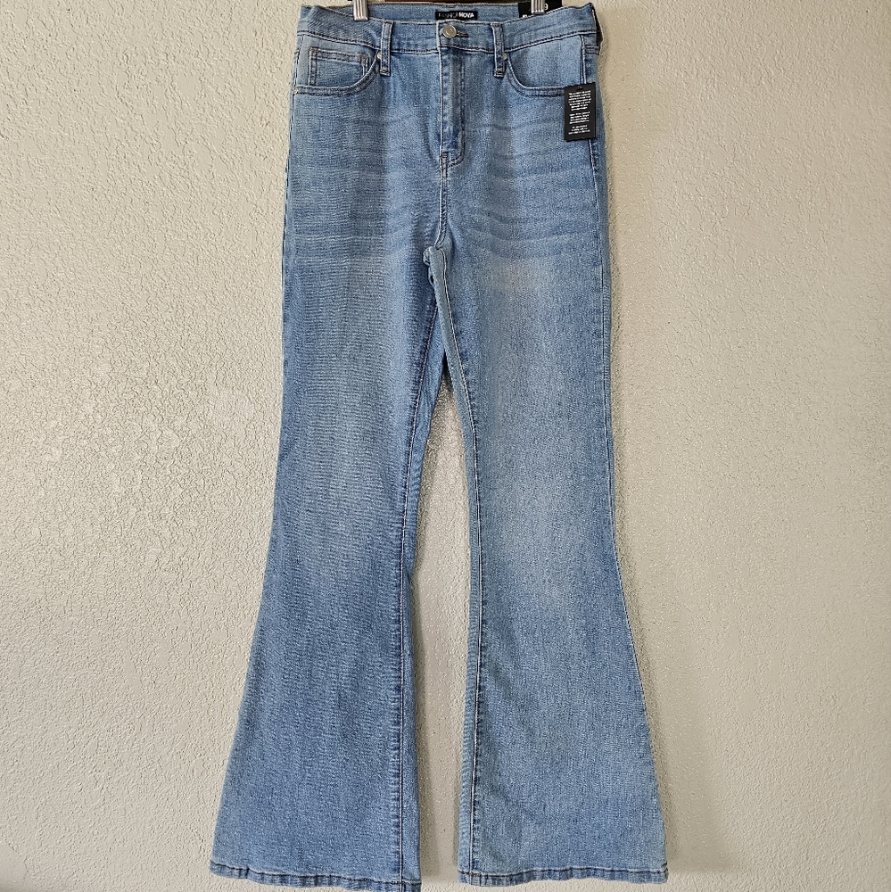 Fashion Nova Dare to Flare Jeans BRAND NEW!!!!!! Size 9/29